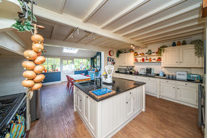 KITCHEN- click for photo gallery